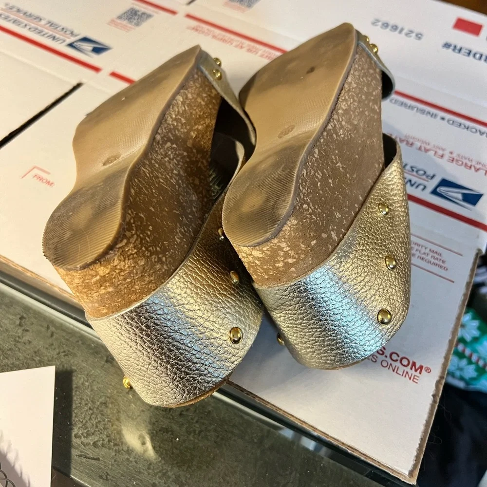 FitFlop Gold Wedge Sandals